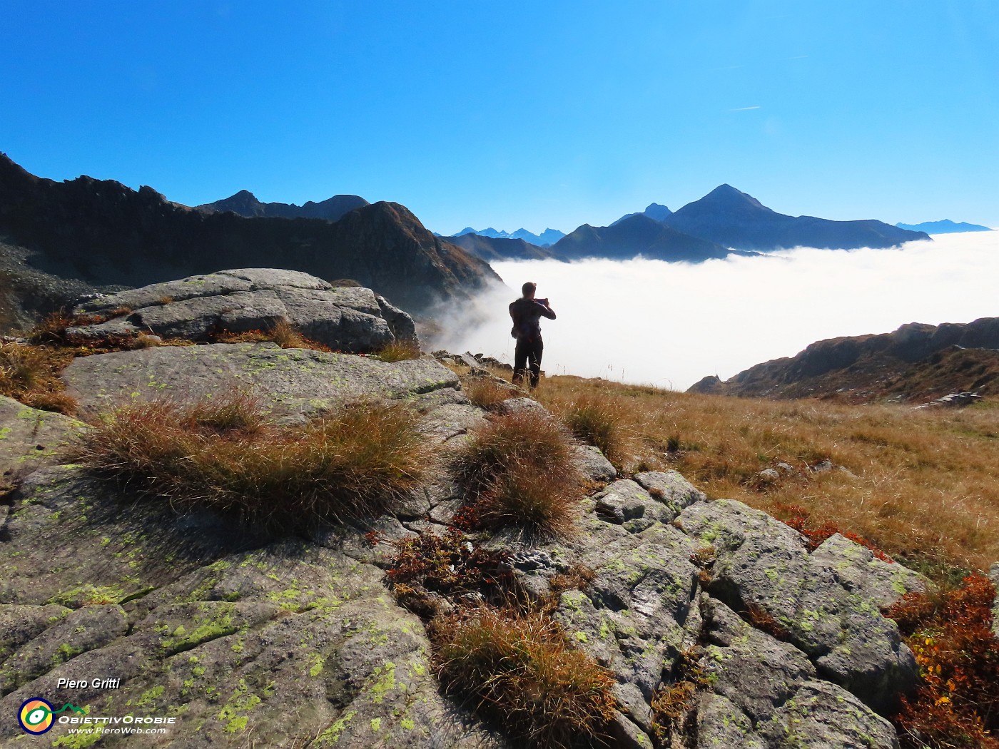 34 Il Cavallo baciato dal sole sopra le nuvole!.JPG